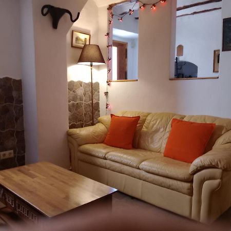 Casa En La Plaza, Hinojares - Ideal For Exploring The Area Exterior photo