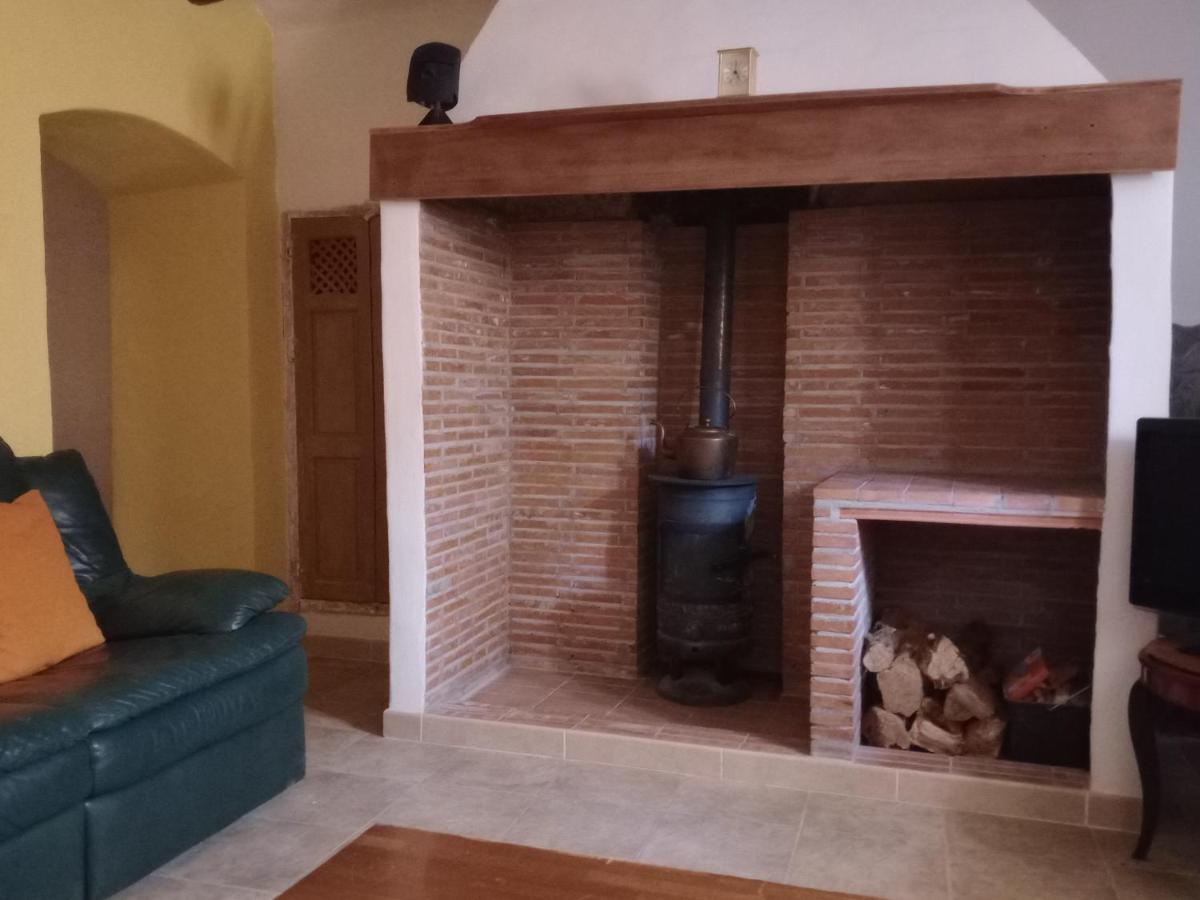 Casa En La Plaza, Hinojares - Ideal For Exploring The Area Exterior photo